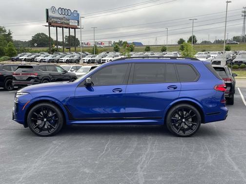 Marina Bay Blue Metallic 2023 BMW X7 M60i