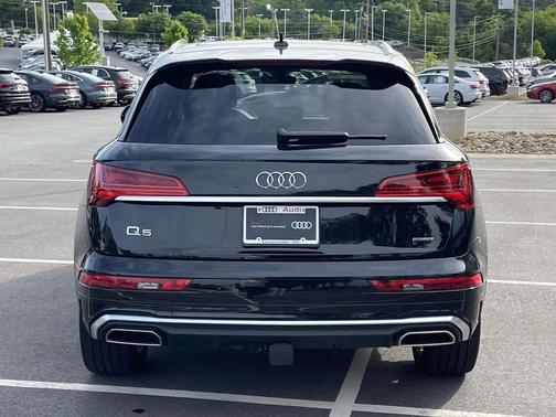 Mythos Black Metallic 2023 Audi Q5 45 S line Premium Plus