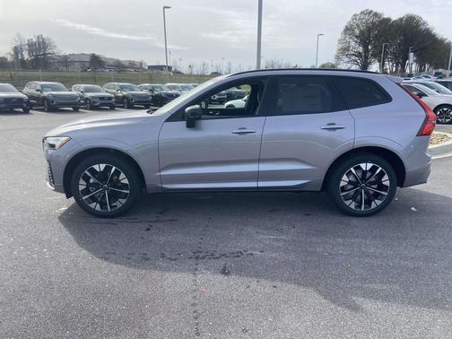 2026 Volvo XC60 B5 Plus