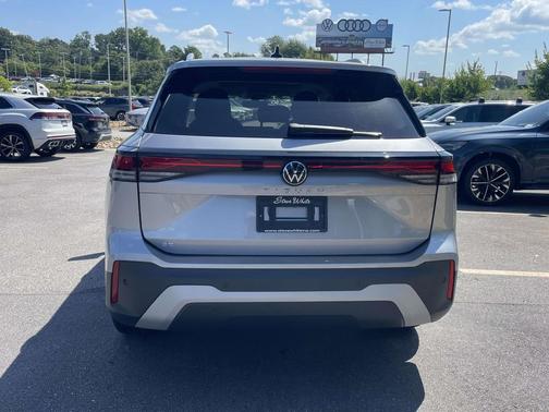 pyrite silver metallic 2026 Volkswagen Tiguan 2.0T SE