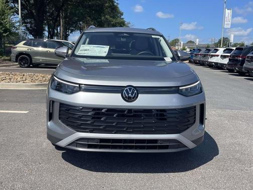 pyrite silver metallic 2026 Volkswagen Tiguan 2.0T SE