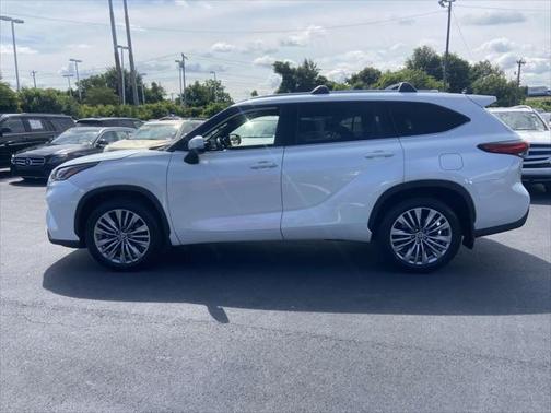 2022 Toyota Highlander Platinum
