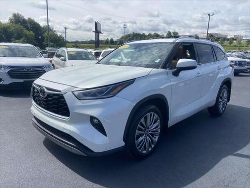 2022 Toyota Highlander Platinum