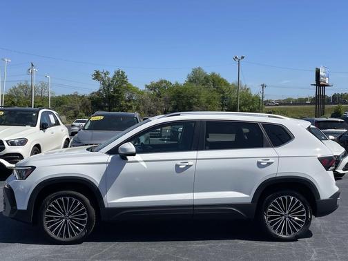 2025 Volkswagen Taos 1.5T SE