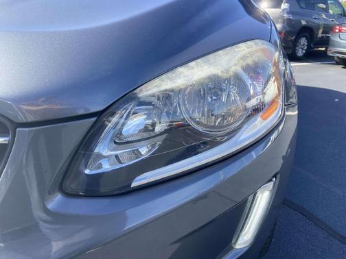 2017 Volvo XC60 T5 Dynamic