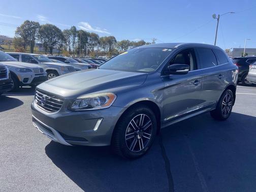 2017 Volvo XC60 T5 Dynamic