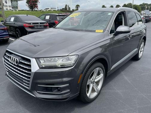 Samurai Gray Metallic 2019 Audi Q7 55 Prestige