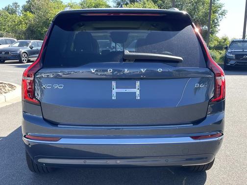 Denim Blue Metallic 2026 Volvo XC90 Ultra, B6 AWD Gas (mild hybrid), Gasoline, Bright, 7 Seats