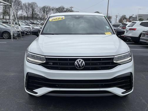 2024 Volkswagen Tiguan 2.0T SE R-Line Black