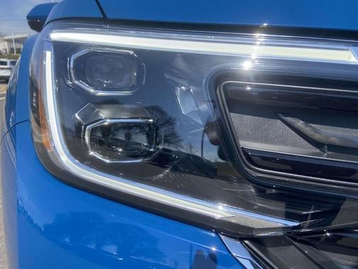 2025 Volkswagen Atlas Cross Sport 2.0T SEL Premium