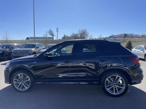 2025 Audi Q3 Premium 45 TFSI S line quattro Tiptronic