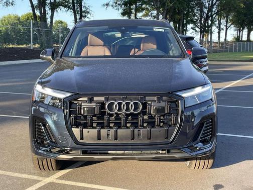 Waitomo Blue Metallic 2026 Audi Q7 45 Premium