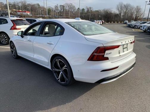 2025 Volvo S60 B5 Plus