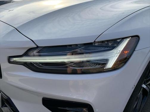 2025 Volvo S60 B5 Plus