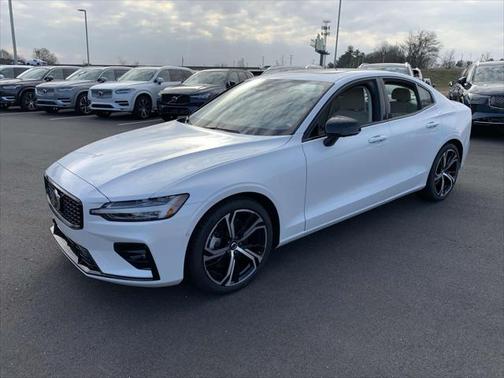 2025 Volvo S60 B5 Plus