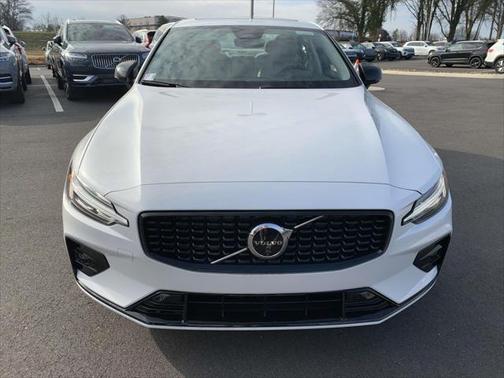 2025 Volvo S60 B5 Plus