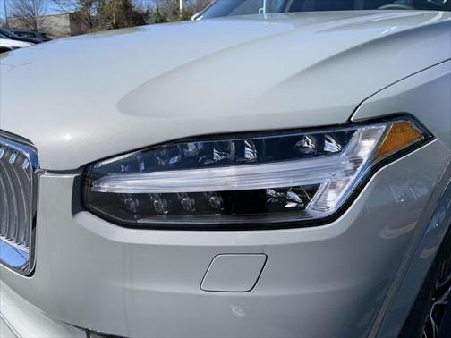 2025 Volvo XC90 Plug-In Hybrid T8 Plus 7-Seater