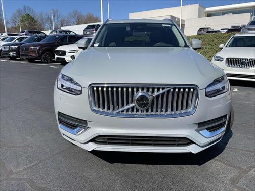 2025 Volvo XC90 Plug-In Hybrid T8 Plus 7-Seater