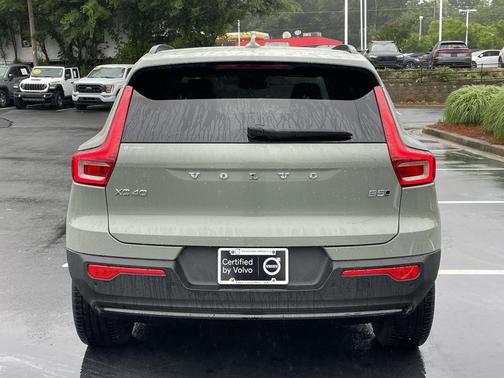 Sage Green Metallic 2025 Volvo XC40 B5 Ultra Dark Theme