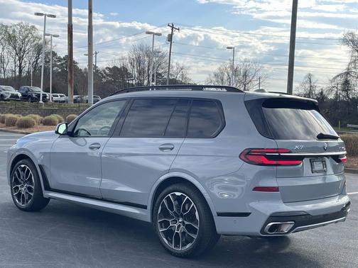 2024 BMW X7 xDrive40i