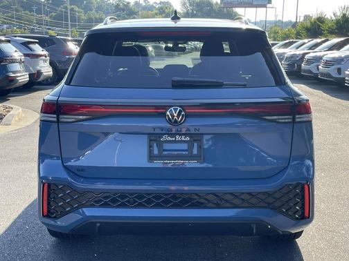 Blue 2026 Volkswagen Tiguan 2.0T SE R-Line Black