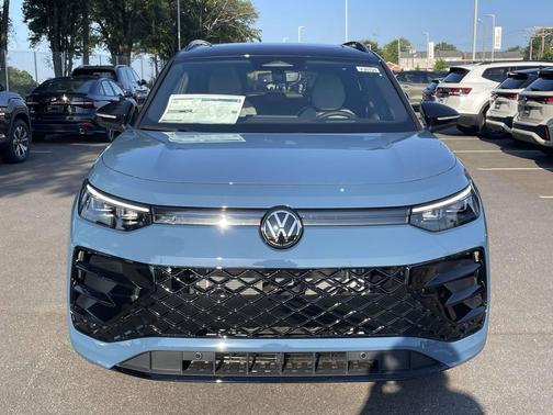 Blue 2026 Volkswagen Tiguan 2.0T SE R-Line Black