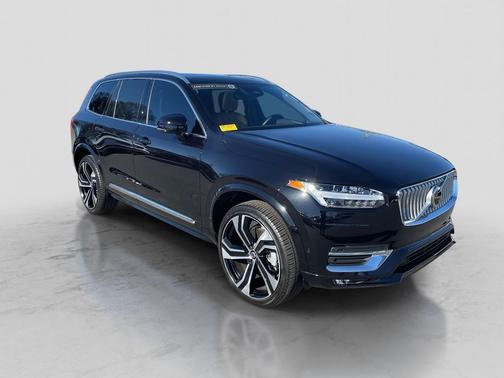 2025 Volvo XC90 B6 Ultra