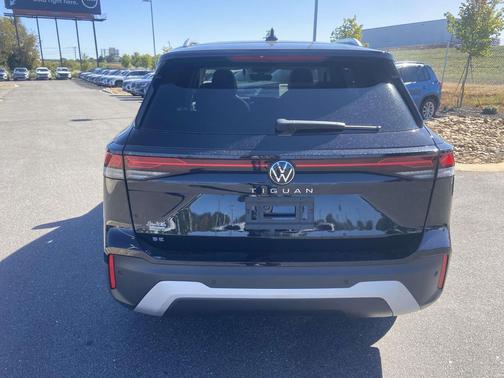 2025 Volkswagen Tiguan 2.0T SE