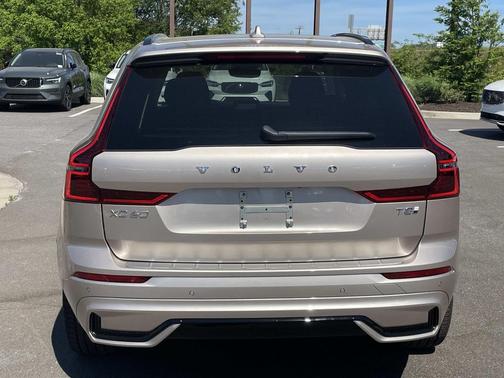 Bright Dusk Metallic 2026 Volvo XC60 Plug-In Hybrid Ultra, T8 AWD Electric/Gasoline, Dark