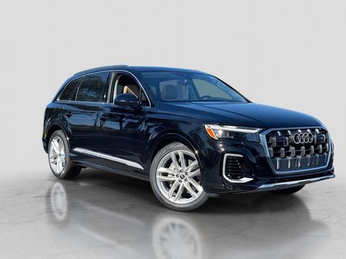 2025 Audi Q7 55 Premium Plus