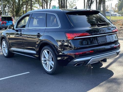 2025 Audi Q7 55 Premium Plus