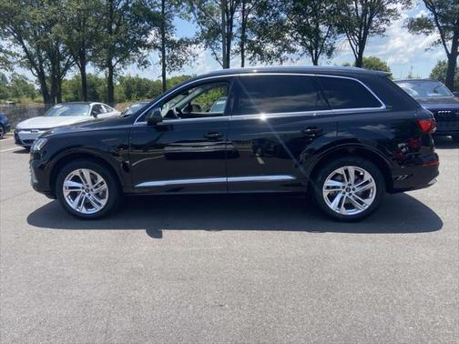 2024 Audi Q7 55 Premium Plus