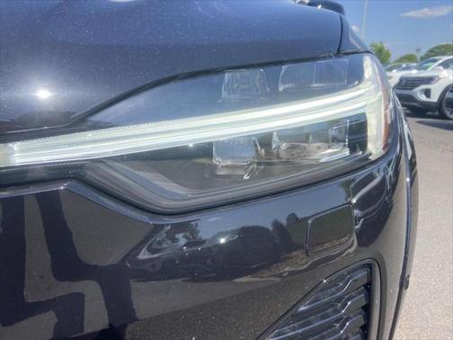 2025 Volvo XC60 Plug-In Hybrid T8 Polestar