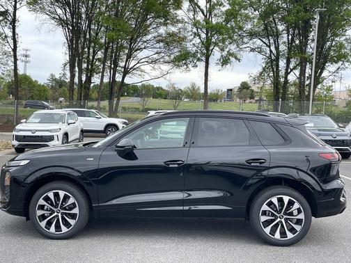 Mythos Black Metallic 2026 Audi Q3 TFSI quattro S tronic