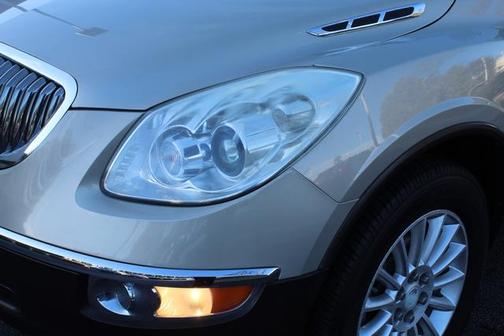 Photo 5 of 32 of 2012 Buick Enclave Convenience