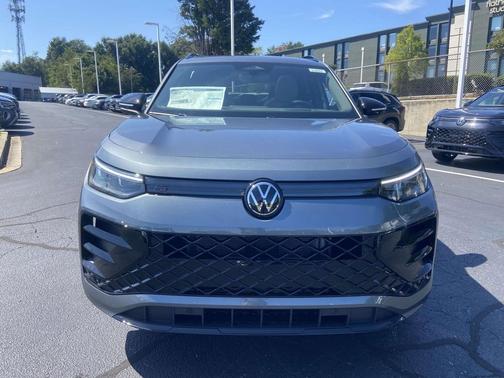2025 Volkswagen Tiguan 2.0T SE R-Line Black