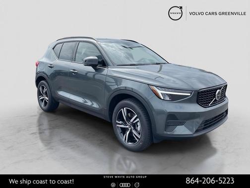 2026 Volvo XC40 Core, B5 AWD Gas (mild hybrid), Dark