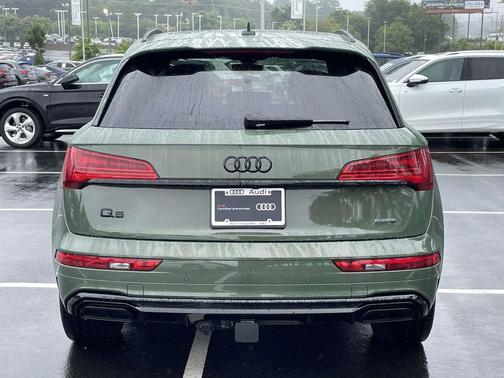 District Green Metallic 2024 Audi Q5 e 55 S line Prestige