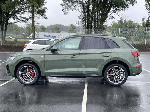 District Green Metallic 2024 Audi Q5 e 55 S line Prestige