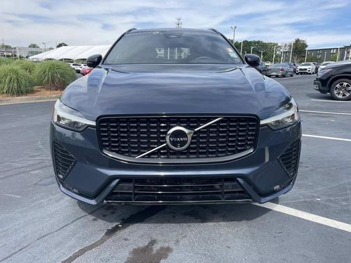 Denim Blue Metallic 2024 Volvo XC60 B5 Plus Dark Theme