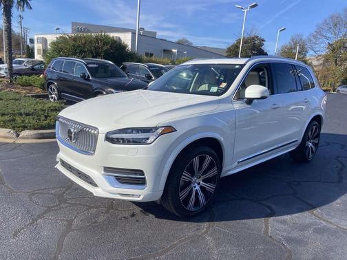 2024 Volvo XC90 B6 Plus Bright Theme 7-Seater