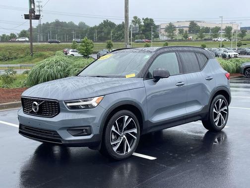 Thunder Grey Metallic 2021 Volvo XC40 T5 R-Design