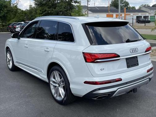 2025 Audi Q7 55 Premium Plus