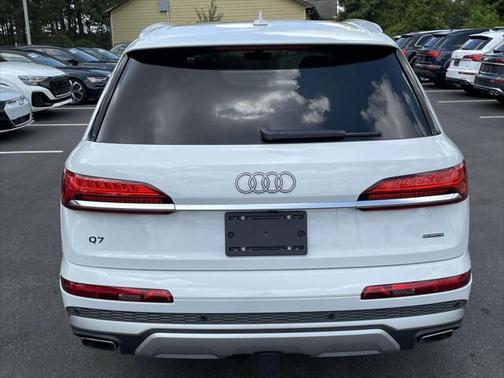 2025 Audi Q7 55 Premium Plus