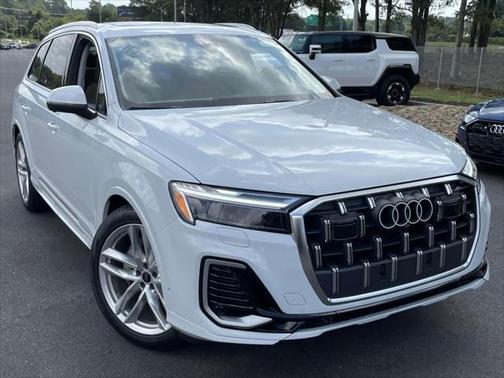2025 Audi Q7 55 Premium Plus