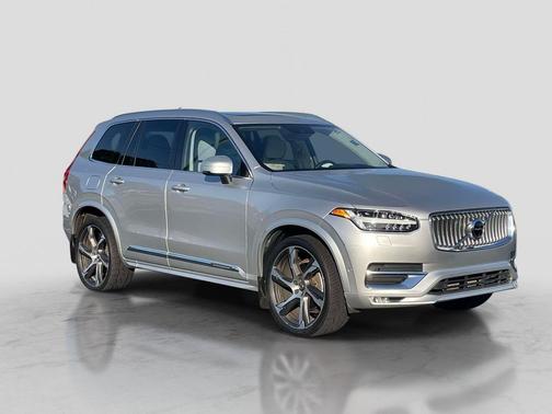 Bright Silver Metallic 2020 Volvo XC90 T6 Inscription