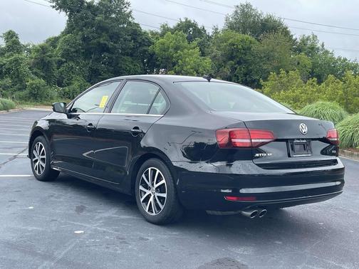 Black 2017 Volkswagen Jetta 1.4T SE