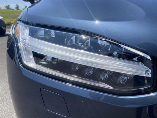 2025 Volvo XC90 Plug-In Hybrid T8 Ultra 7-Seater