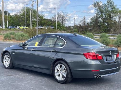 2011 BMW 528 528i