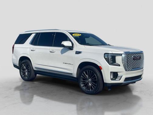 White Frost Tricoat 2022 GMC Yukon Denali
